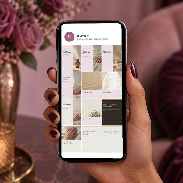 O mesmo mockup com um perfil de studio de unhas na tela.
